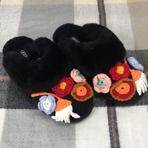 UGG Coquette Floral Crochet Slippers Size 6